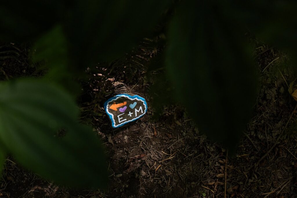 hand-drawn rock for decor during hoyt arboretum wedding