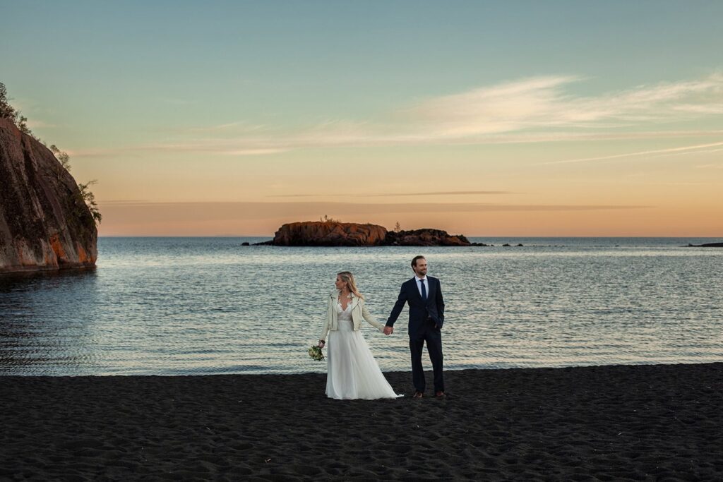 minnesota north shore engagements at black beach