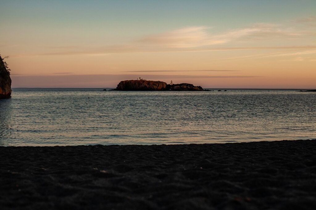 black sand beach for north shore proposals