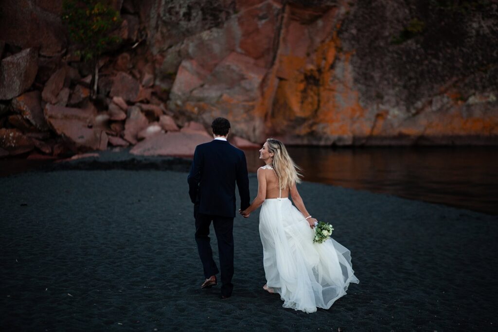 black beach wedding photos in north shore