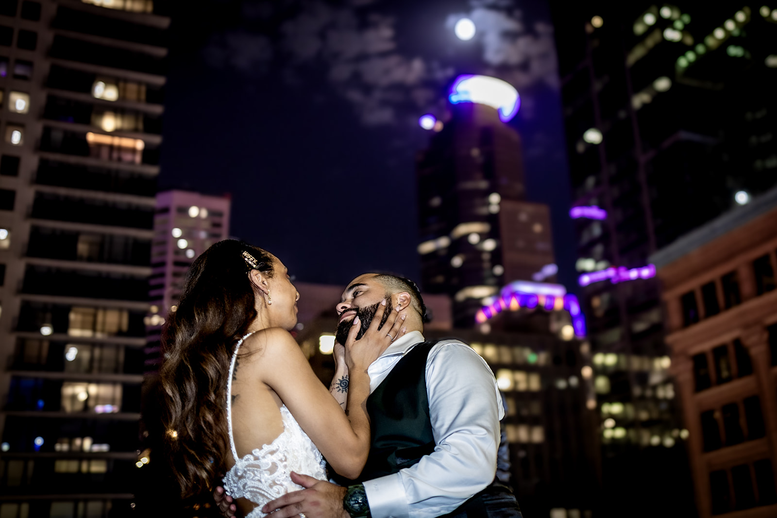 Downtown rooftop wedding photos in minneapolis