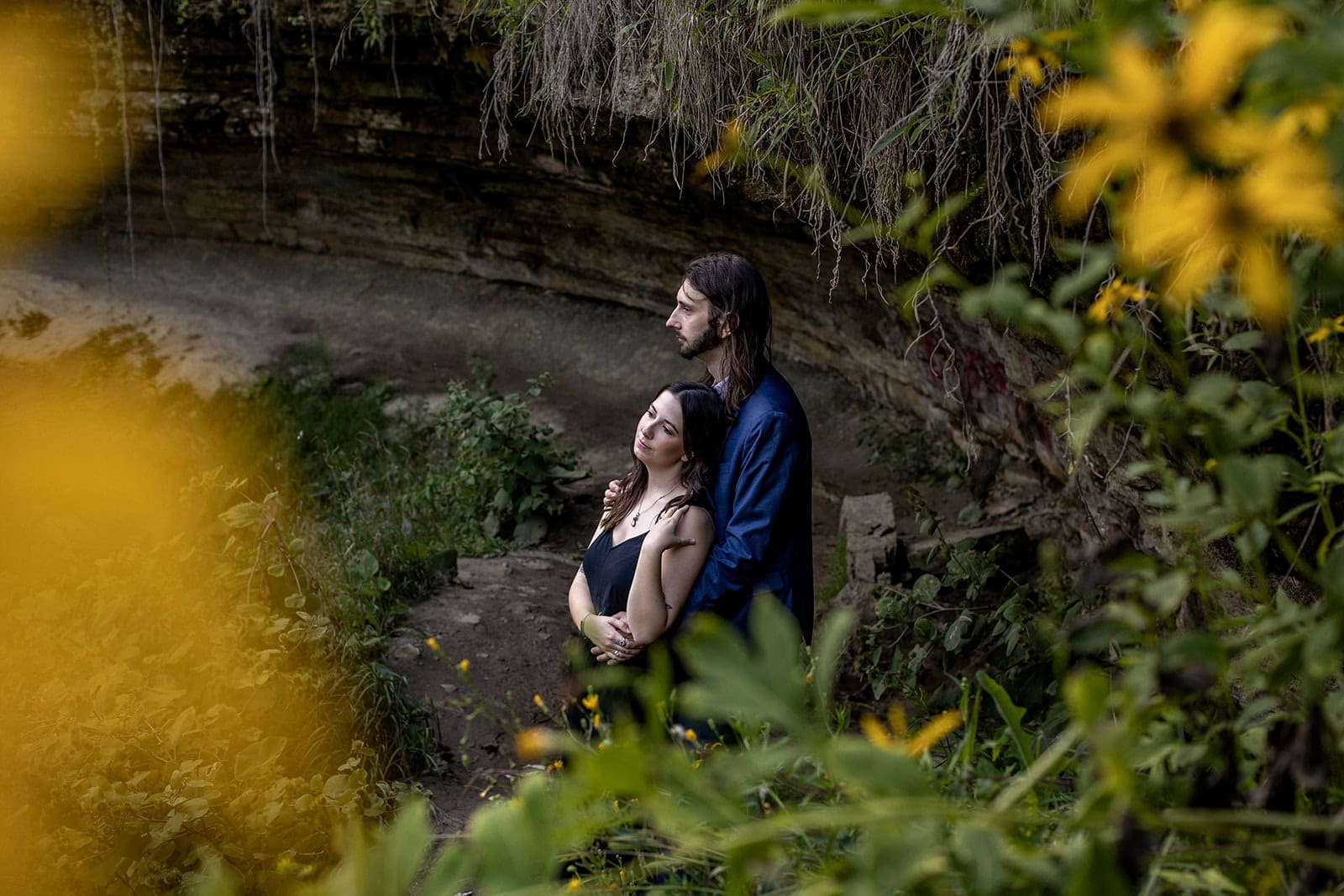 Romantic late summer engagement photography at Minnehaha Falls Regional Park