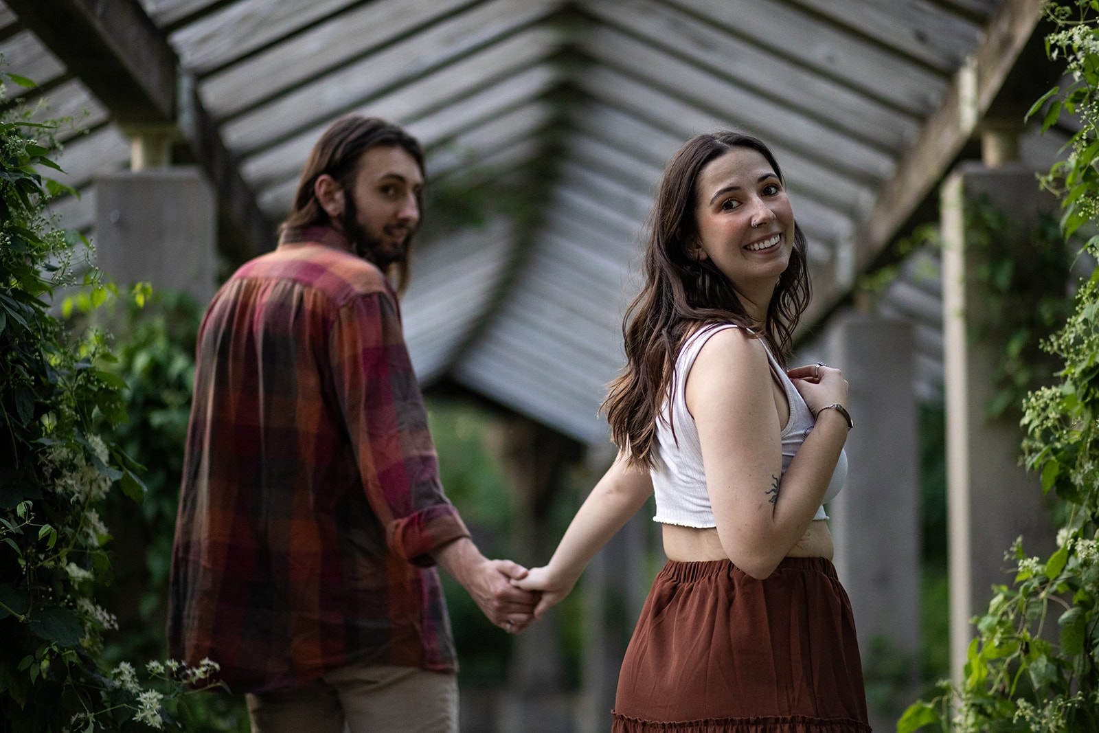 Dreamy late summer engagement photos along Minnehaha Creek Minneapolis